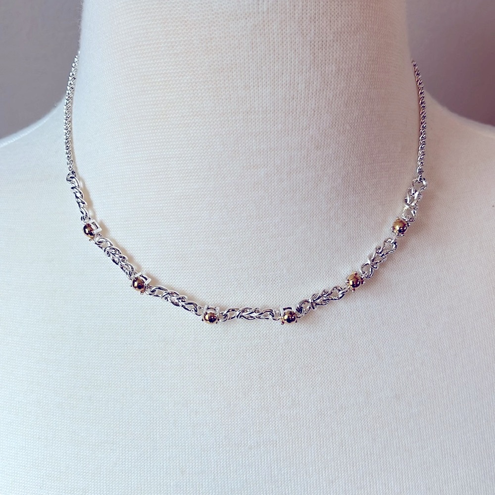 Avon SAQ 17’’ gold and silver tone necklace